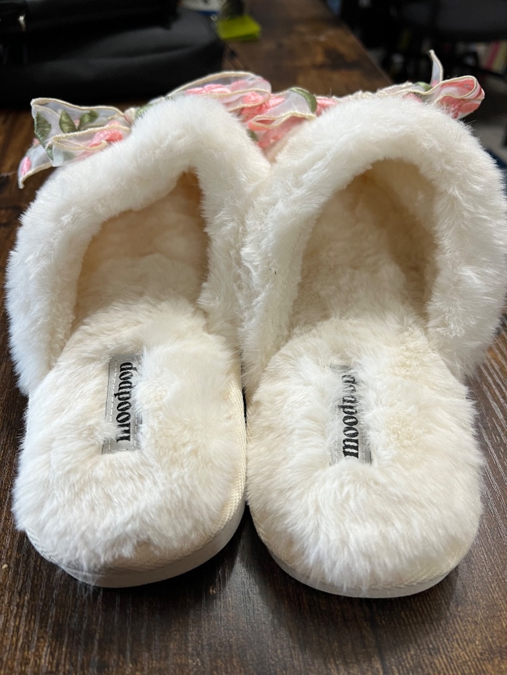 Ladies White and Pink Moodpop Slippers - Picture 3 of 7